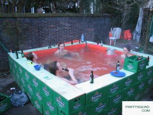 bierbad.thumb.jpg.1e96180181cf4bcbaa28dc46cc765e2d.jpg