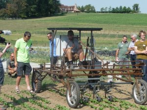 e-weeder.thumb.jpg.8682bf43990d62130c879d6fa683a577.jpg