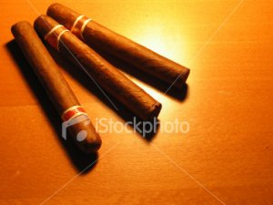 ist2_330691_cuban_cigars.thumb.jpg.5b3bee27d62d2c4de36b7ad4726ab1f2.jpg