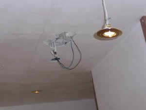 plafond.thumb.jpg.6e0dd48b0997fe578335d9a91ce07b99.jpg