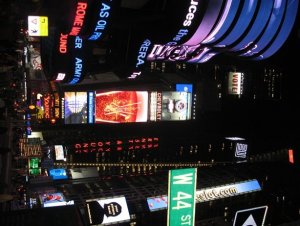 times_square.thumb.JPG.48159a2e83957e2b71778b4a6b7552f8.JPG